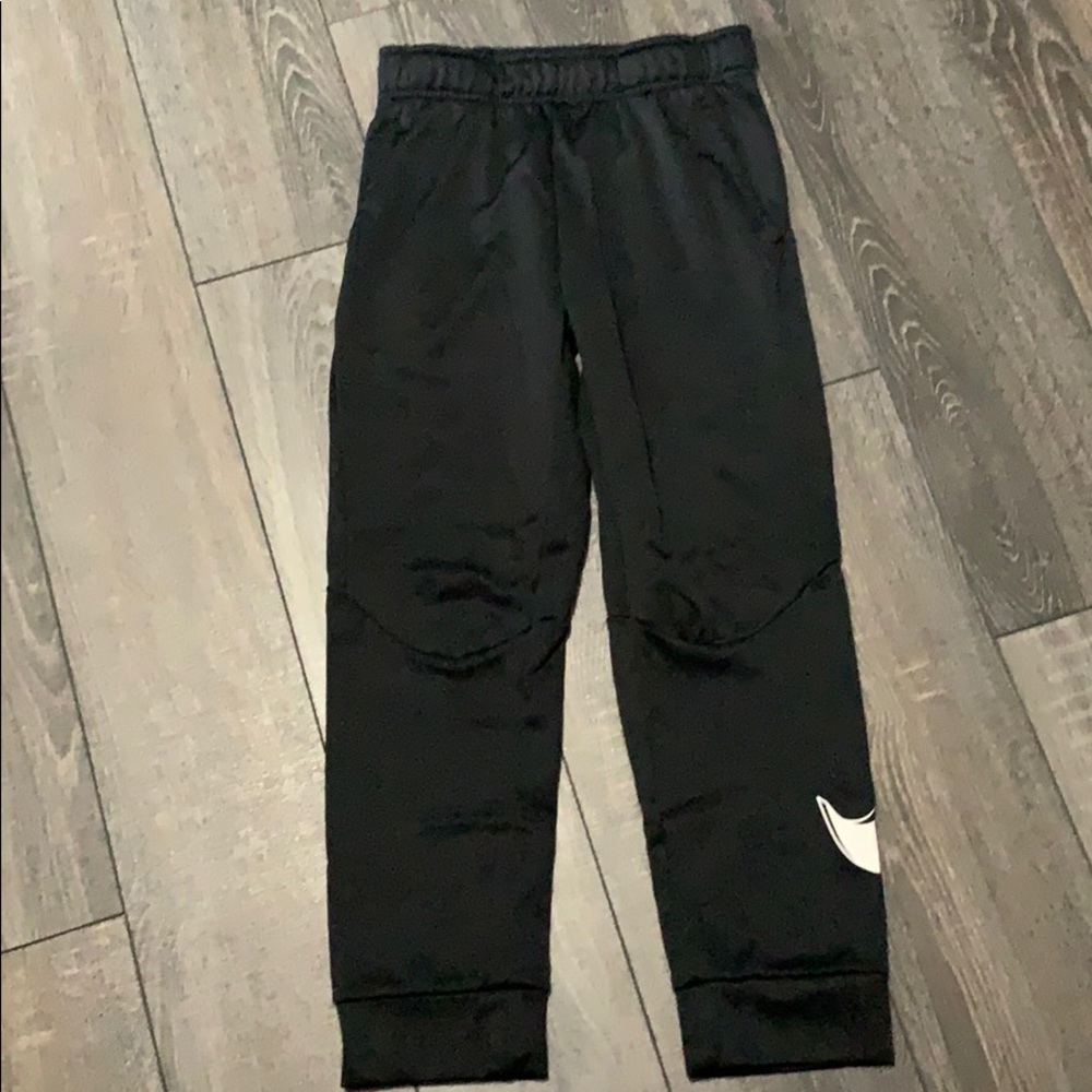 Black Nike sweatpants